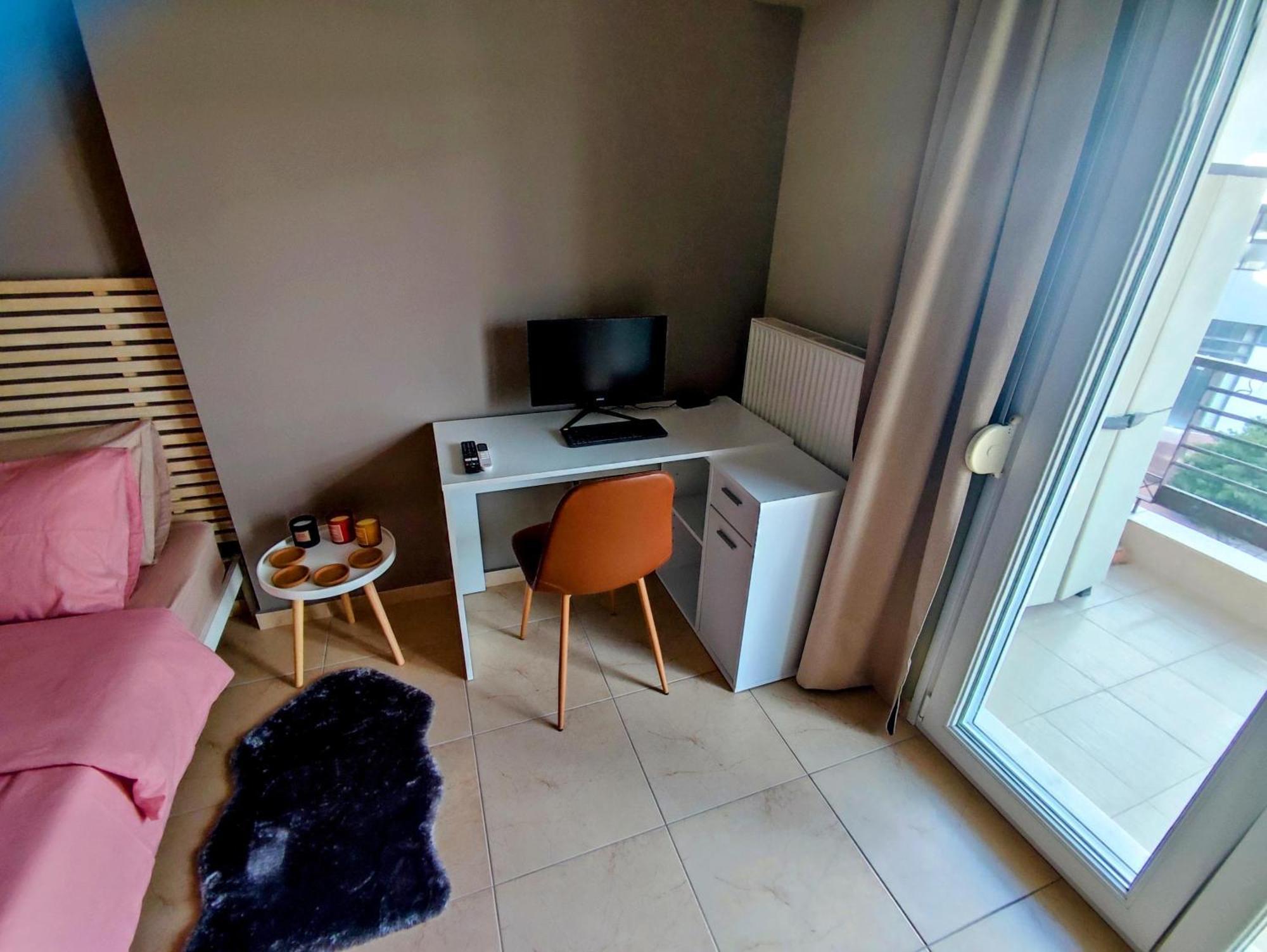 Cozy Apt! Friends & Family - Private Paid Parking 塞萨洛尼基 外观 照片