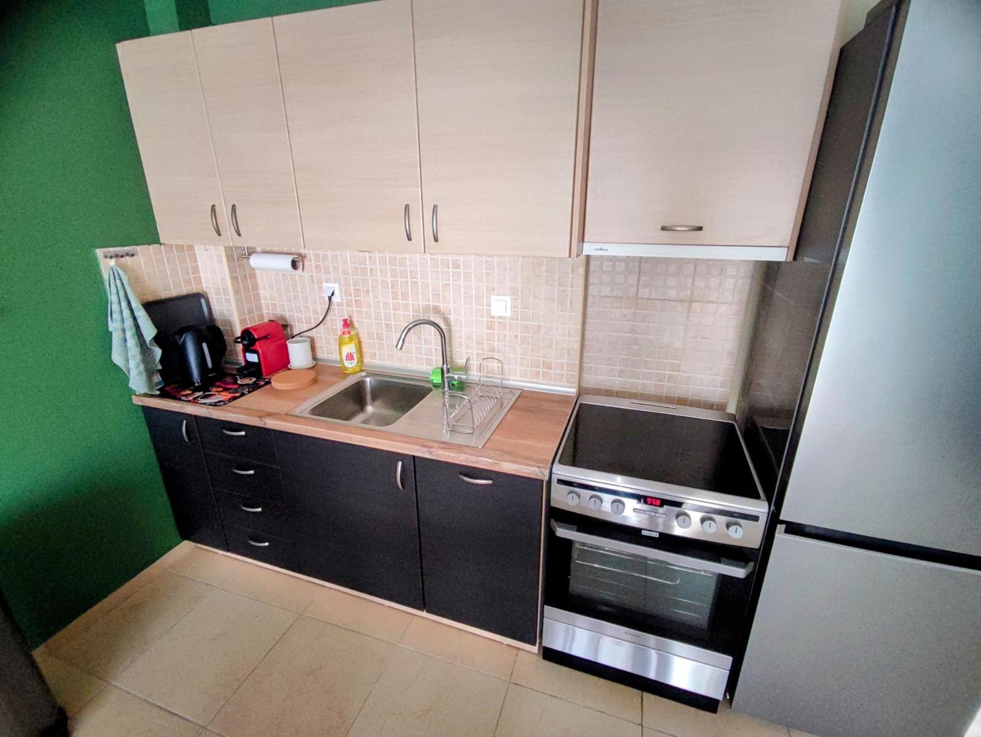 Cozy Apt! Friends & Family - Private Paid Parking 塞萨洛尼基 外观 照片
