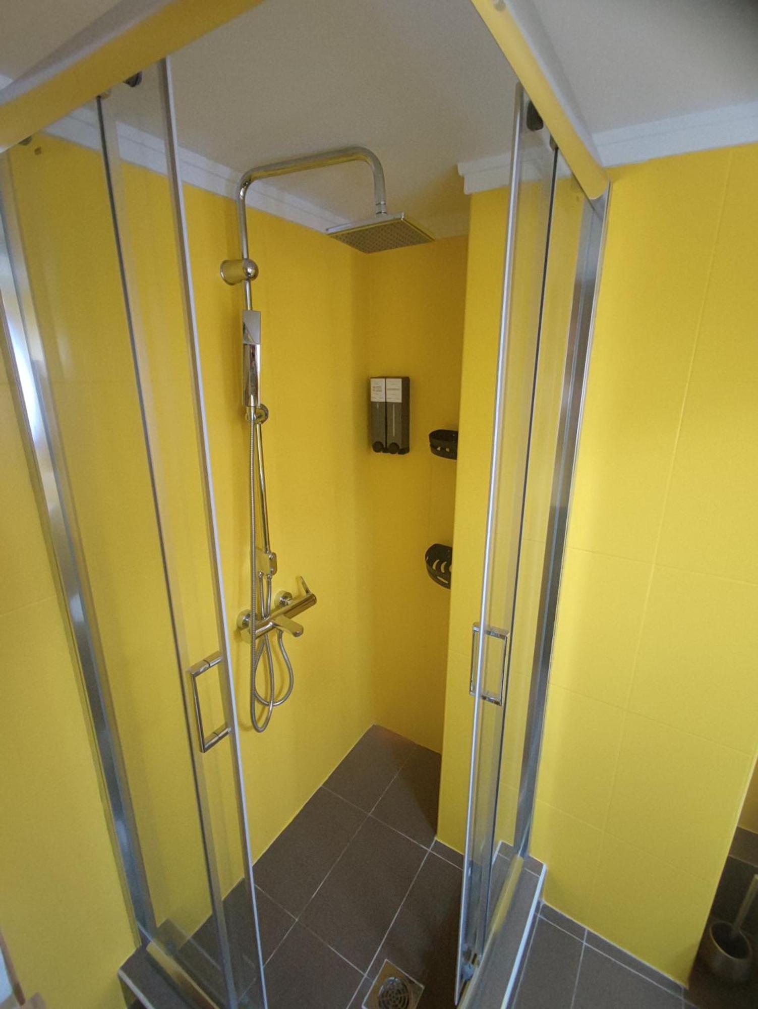 Cozy Apt! Friends & Family - Private Paid Parking 塞萨洛尼基 外观 照片