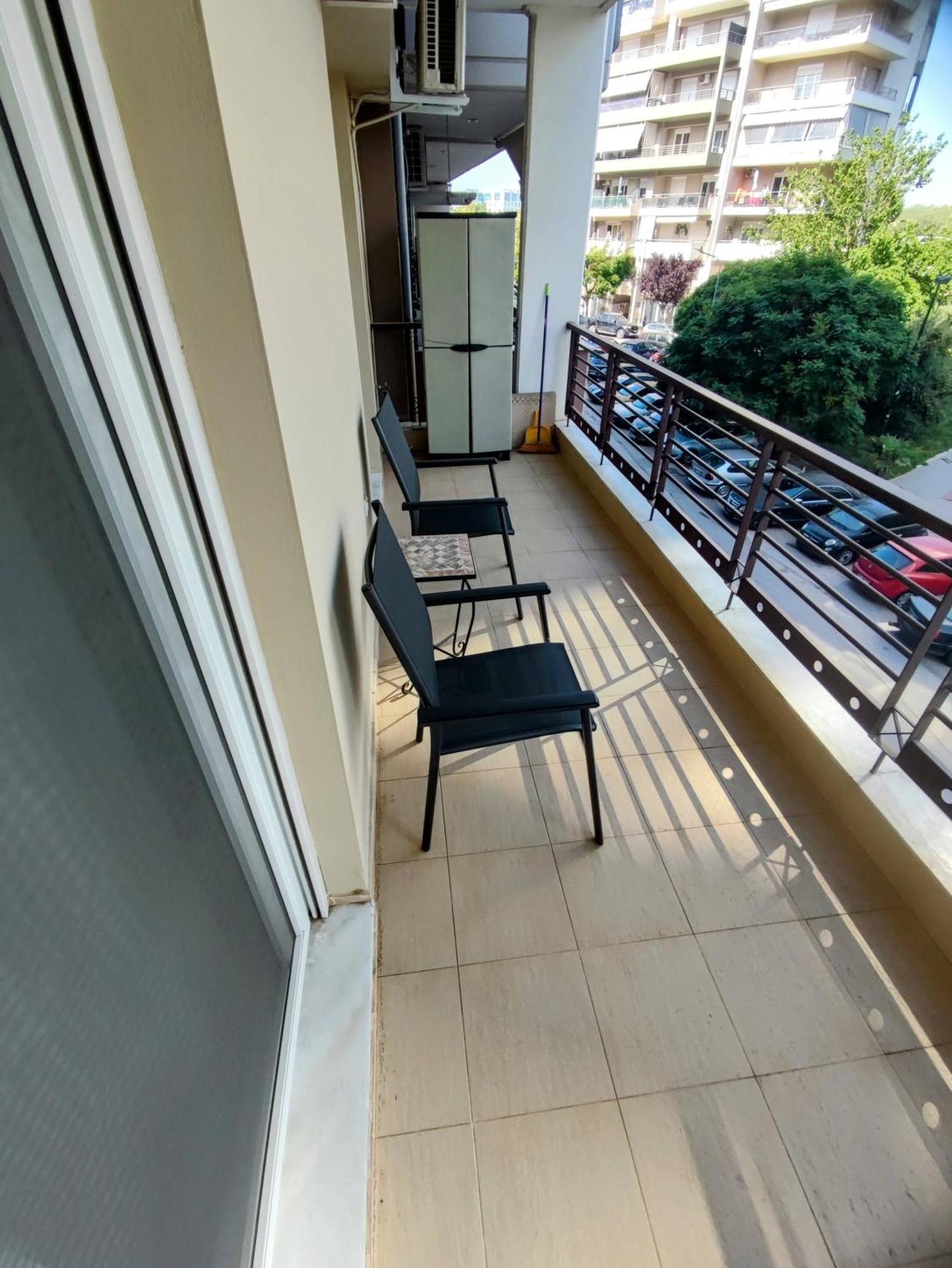 Cozy Apt! Friends & Family - Private Paid Parking 塞萨洛尼基 外观 照片