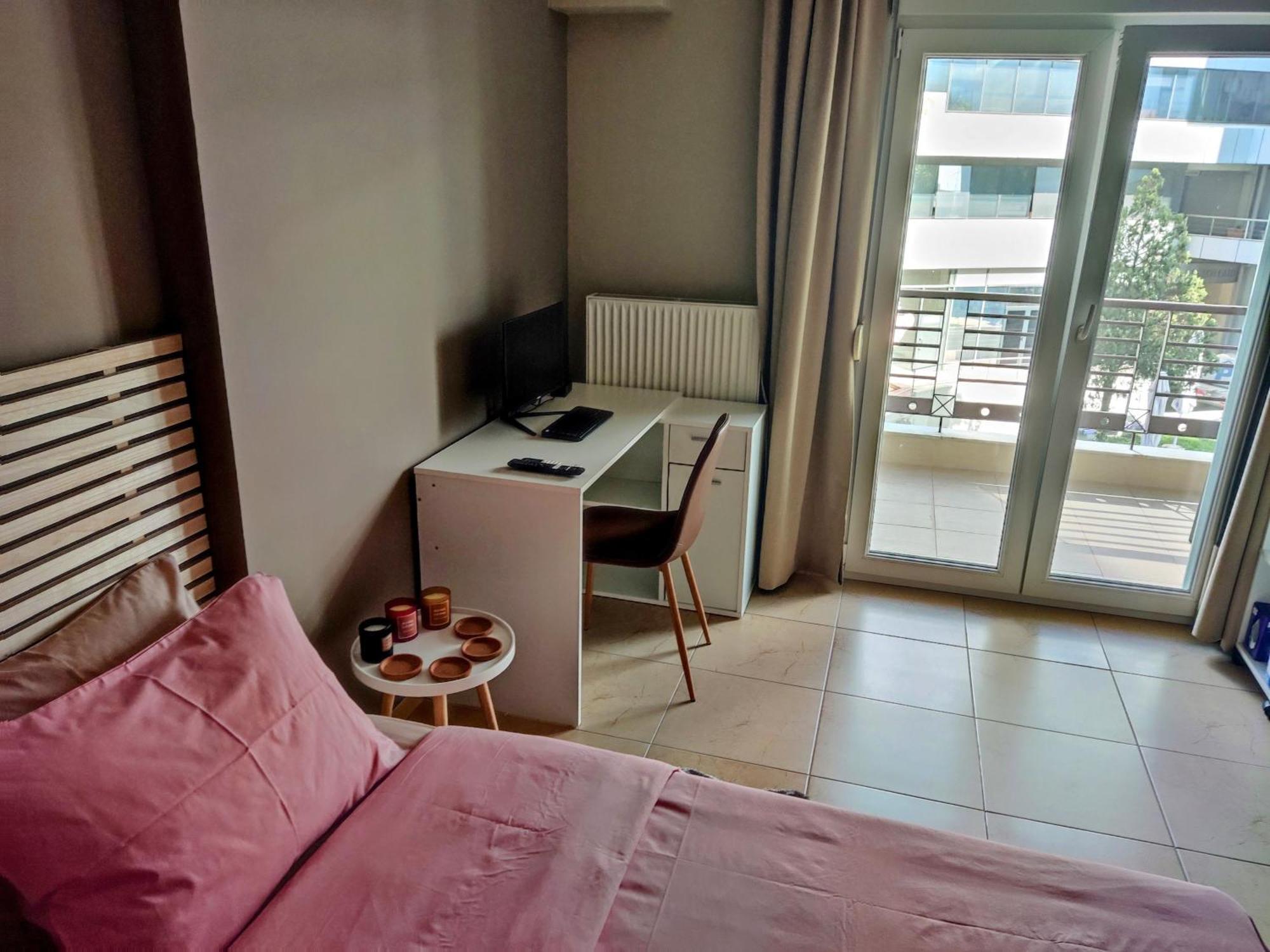 Cozy Apt! Friends & Family - Private Paid Parking 塞萨洛尼基 外观 照片