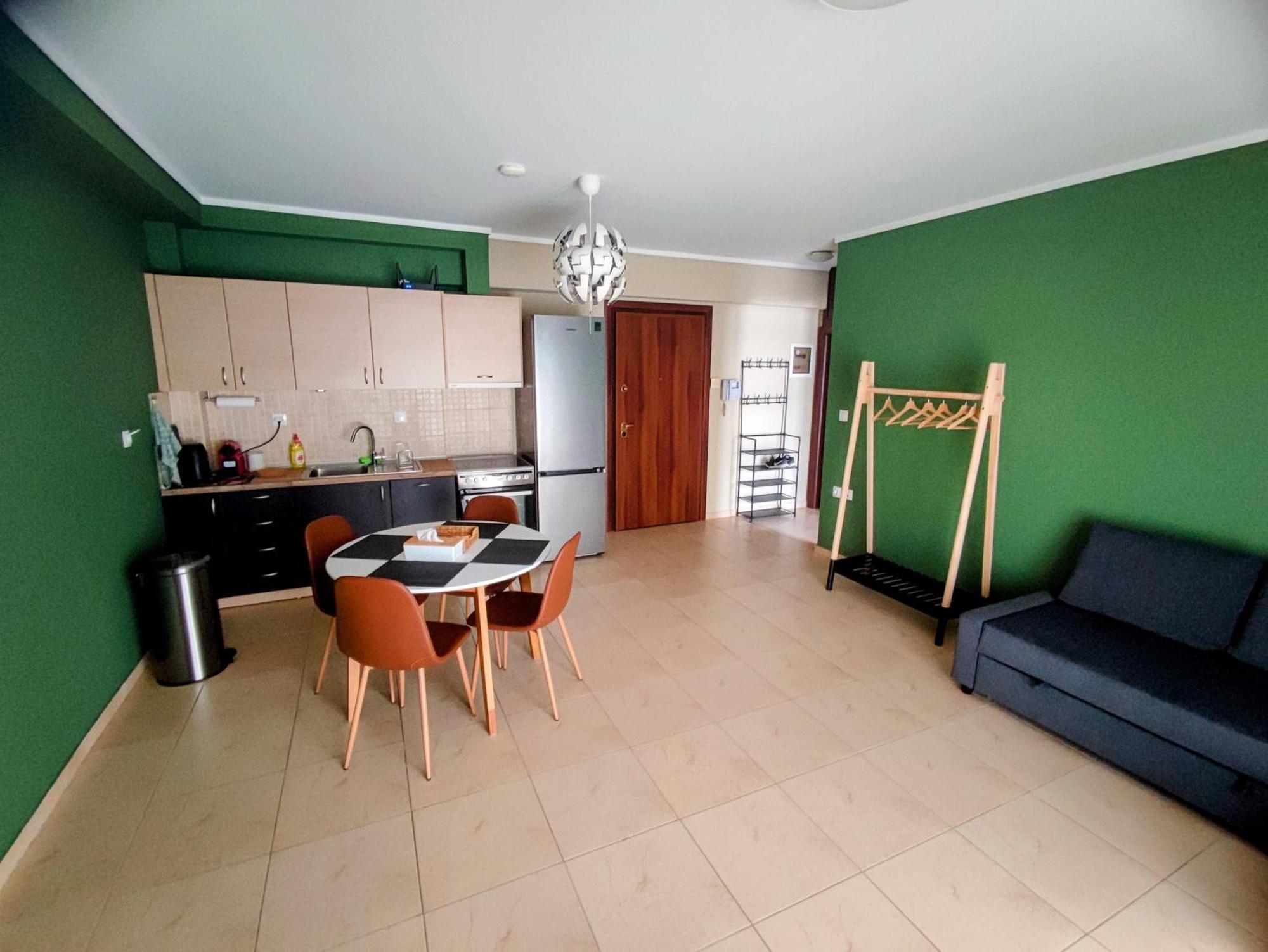 Cozy Apt! Friends & Family - Private Paid Parking 塞萨洛尼基 外观 照片
